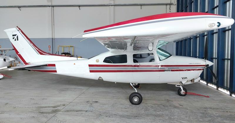 CESSNA T210 (1981)
