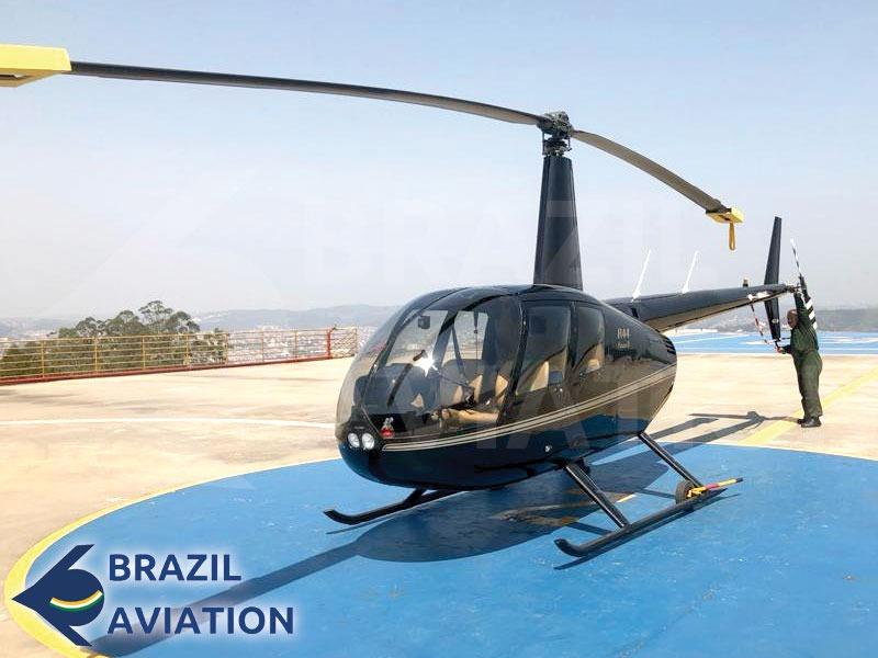 Robinson R44 RAVEN II ano 2013 com 880 HT